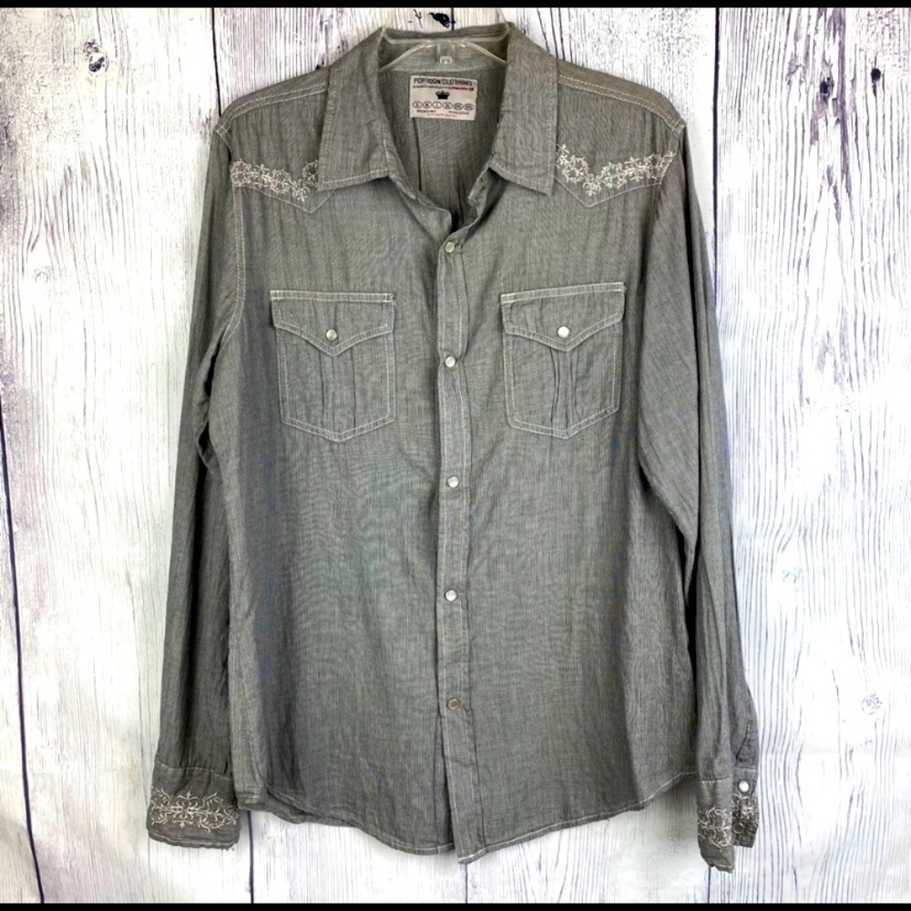 Buckle Mens Pearl Snap Button Down Med